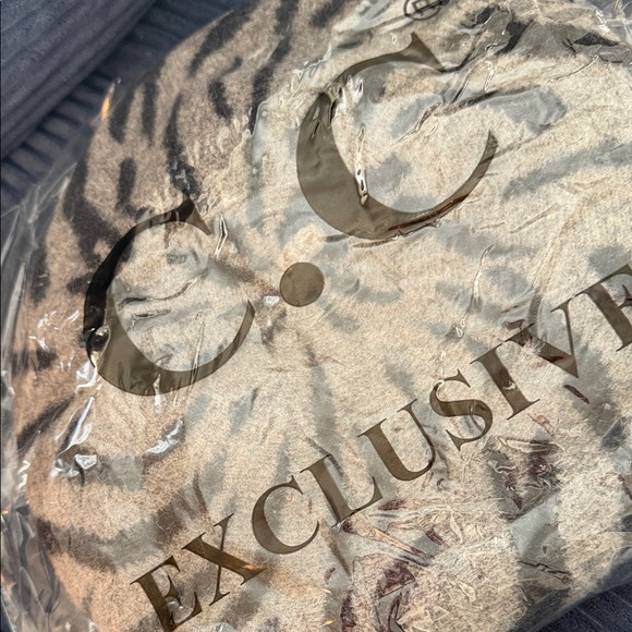 C.C Zebra Patterned Beret - Picture 4 of 4